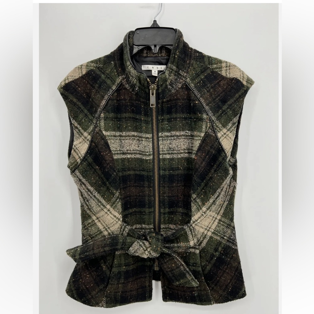 🛍️CAbi All Tied Up plaid belted vest Sz M🛍️